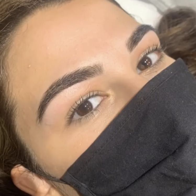 Shaped and tinted brows
